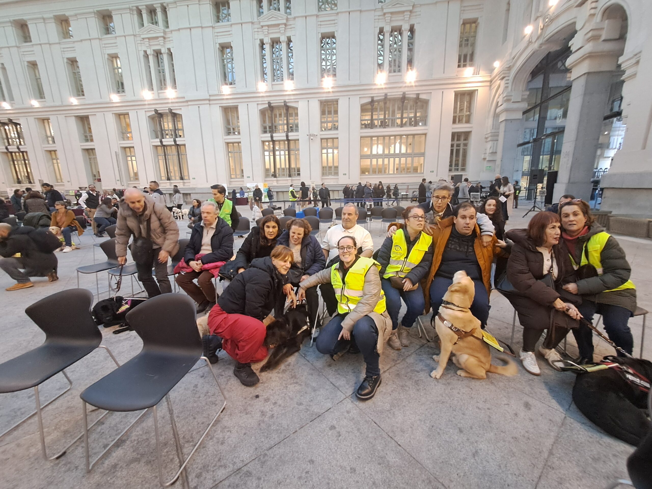 Miembros asistentes de la asociación en San Antón